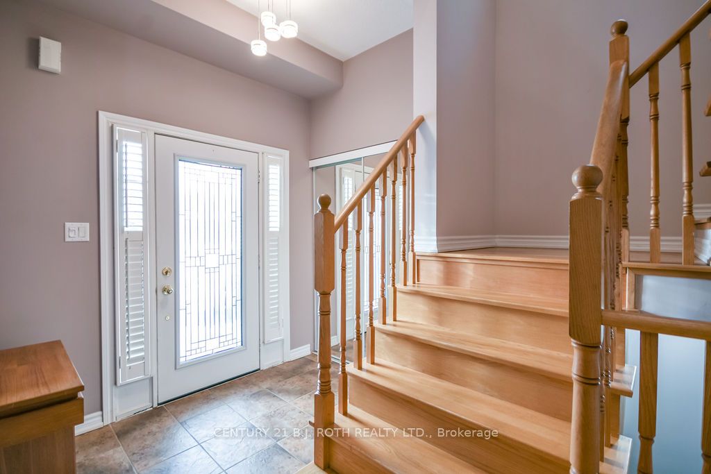 24 Connaught Lane Property Photo 3
