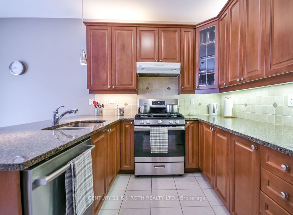 24 Connaught Lane Property Photo 12