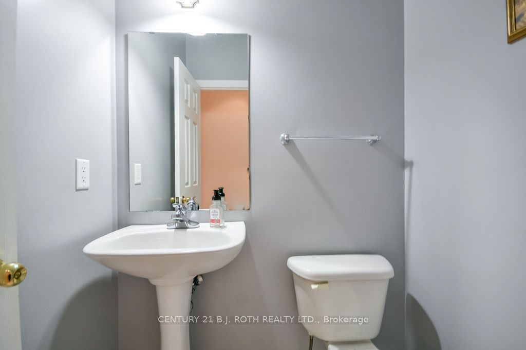 24 Connaught Lane Property Photo 14