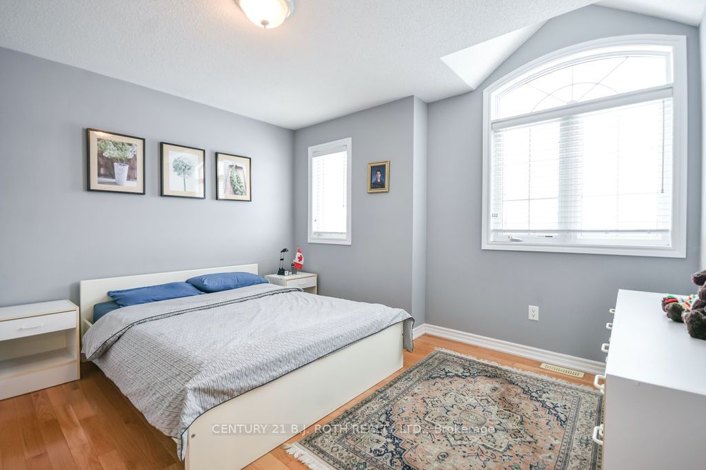 24 Connaught Lane Property Photo 18