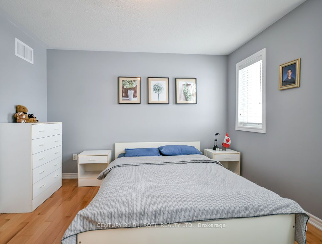 24 Connaught Lane Property Photo 19