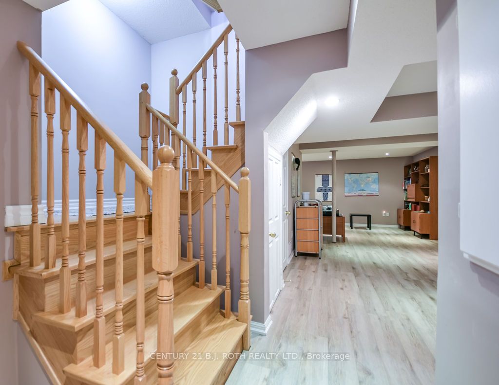 24 Connaught Lane Property Photo 28
