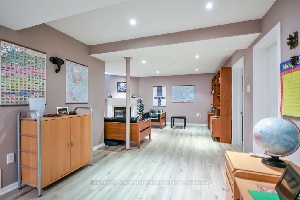 24 Connaught Lane Property Photo 34