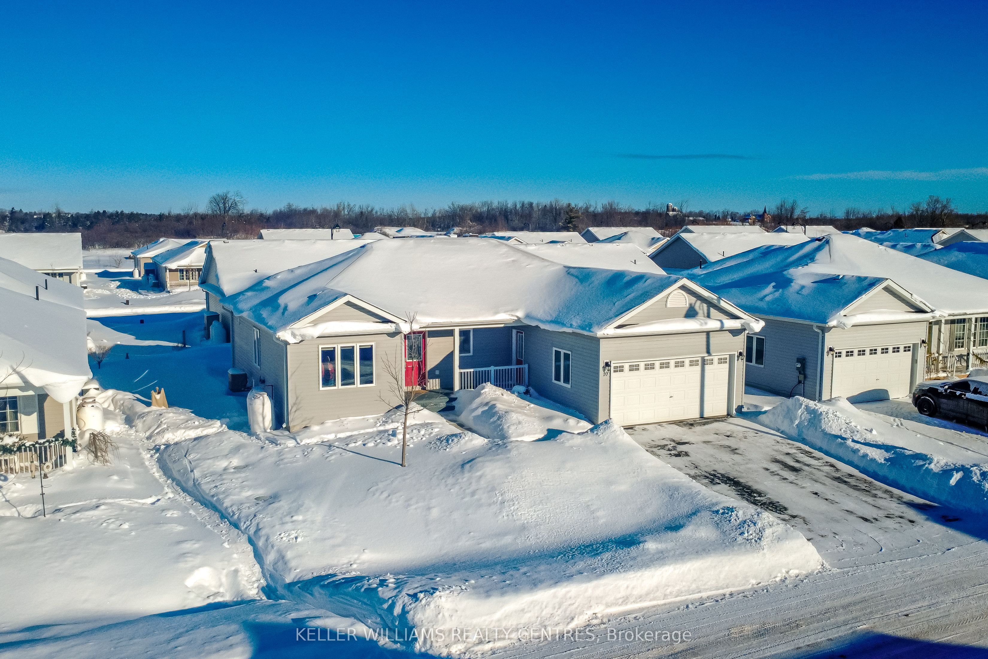 10 Sinclair Crescent Property Photo 2