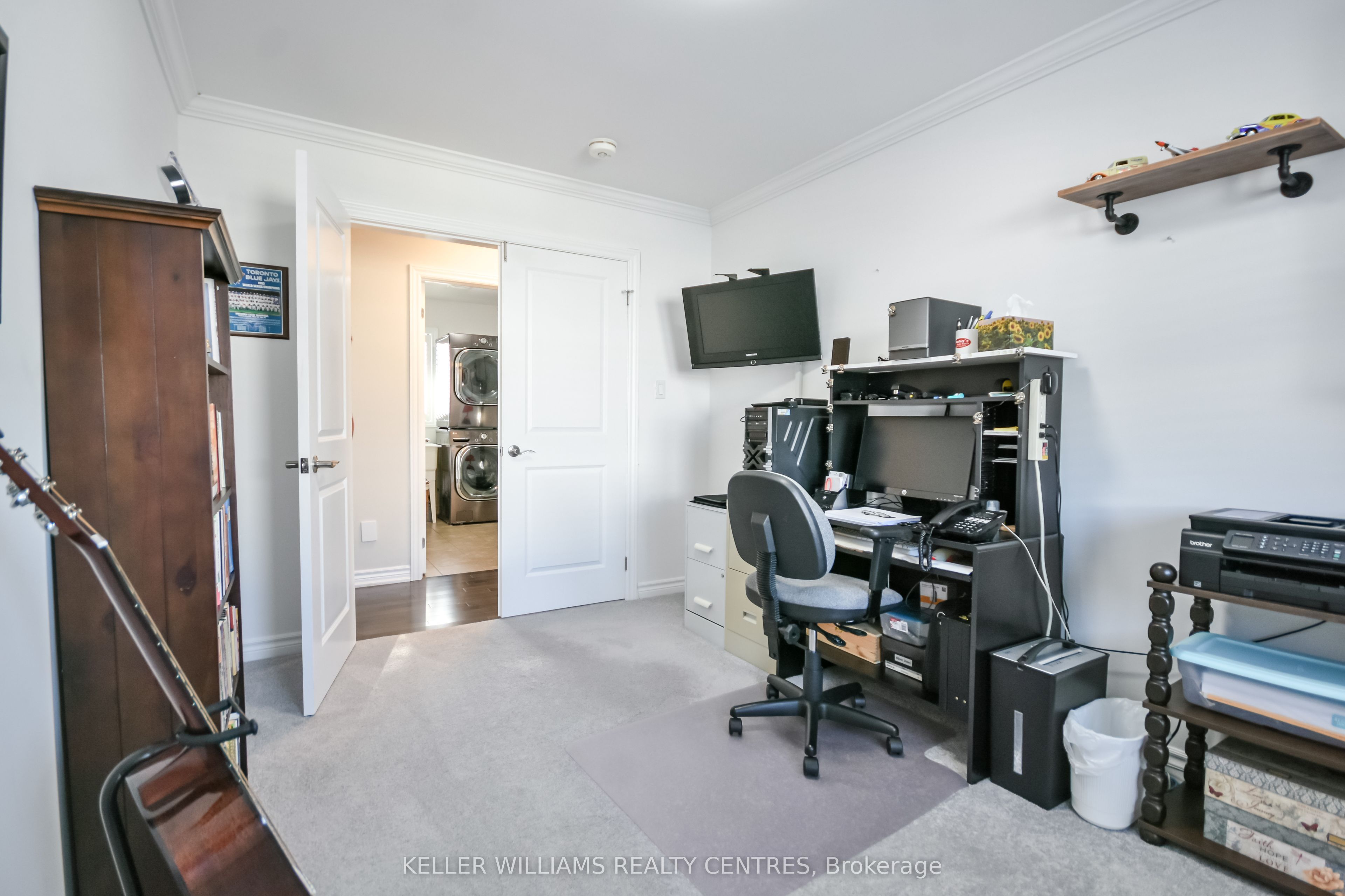 10 Sinclair Crescent Property Photo 15
