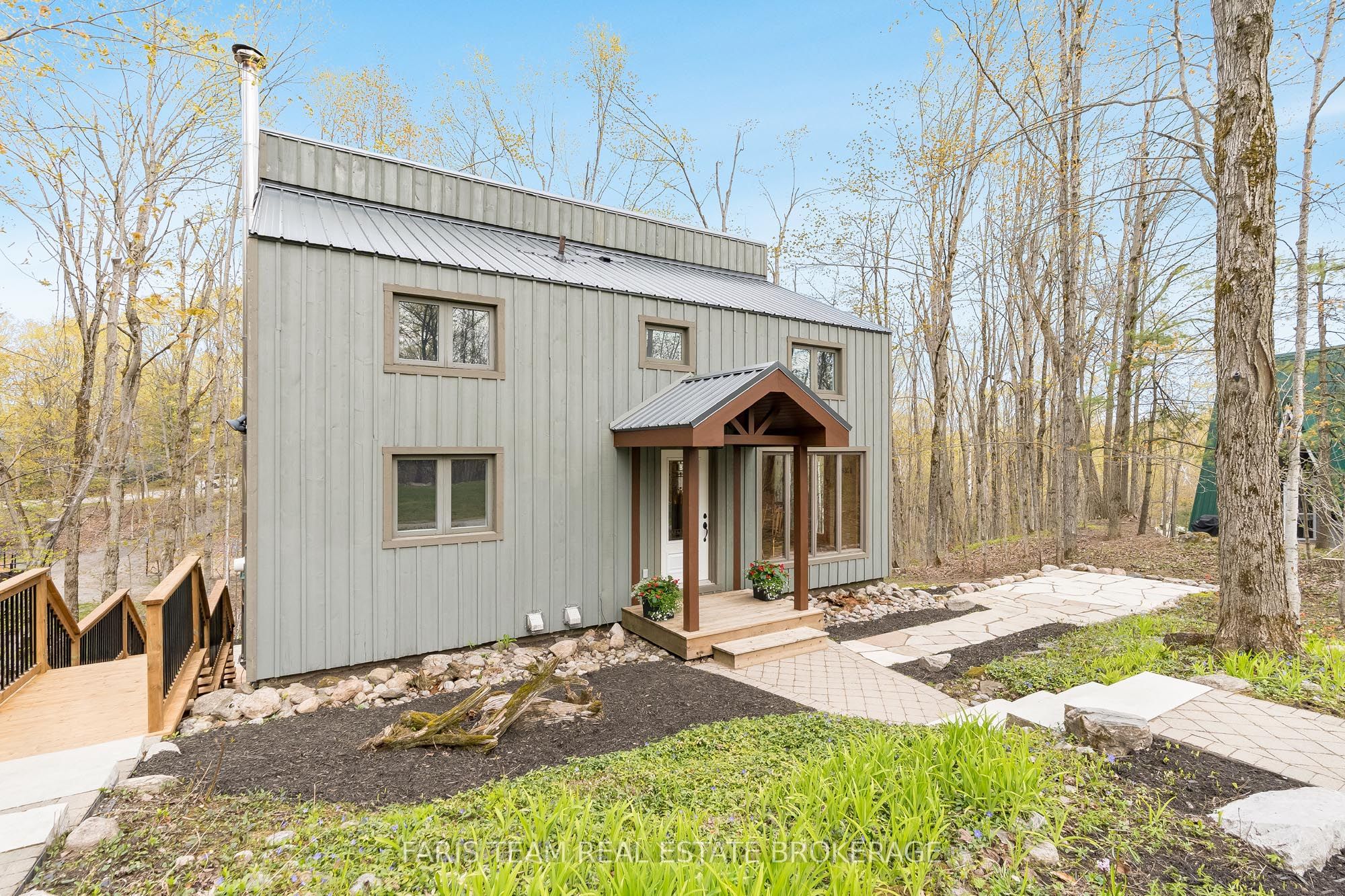 46 Huronwoods Drive Property Photo 4