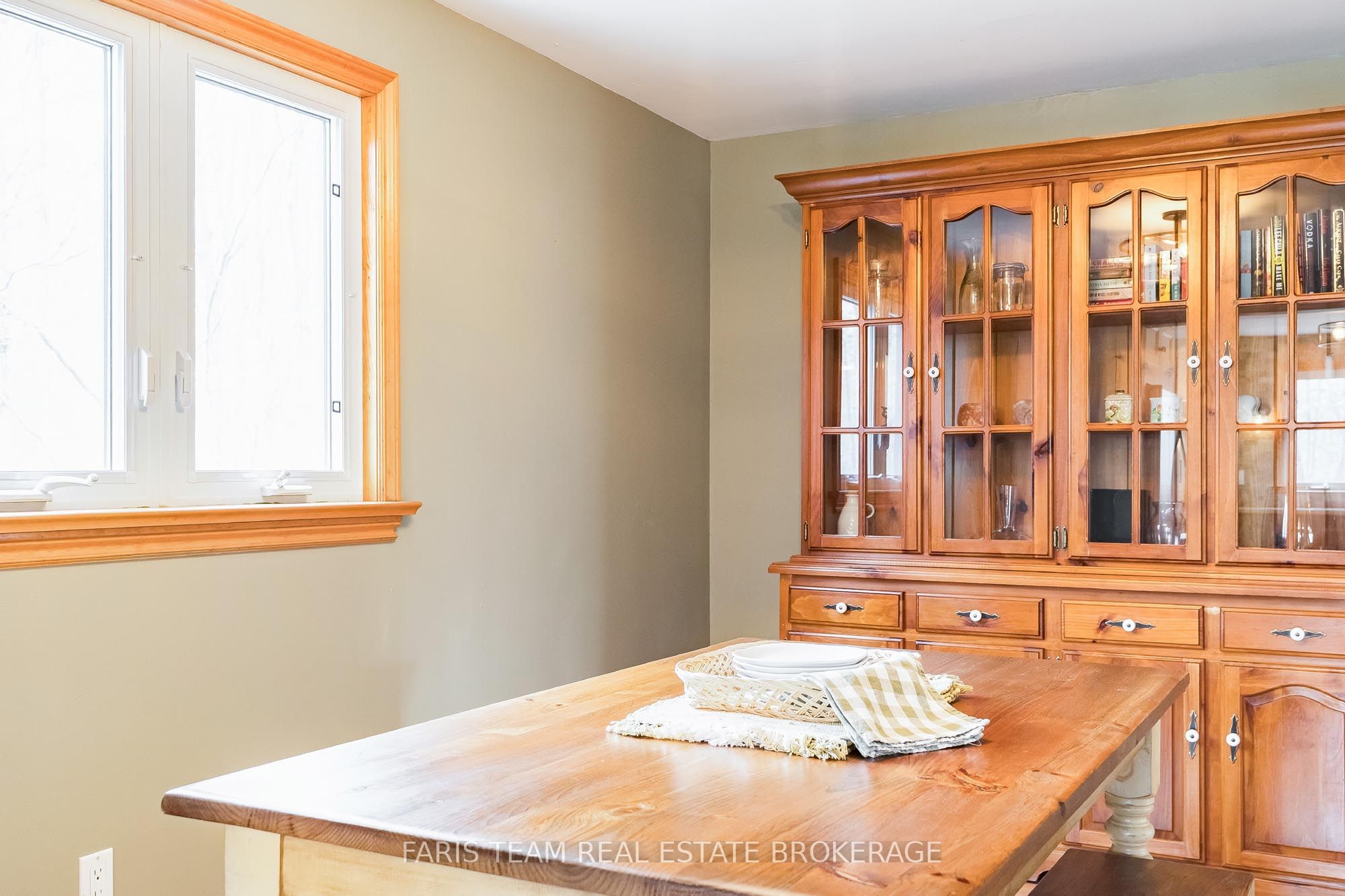 46 Huronwoods Drive Property Photo 11