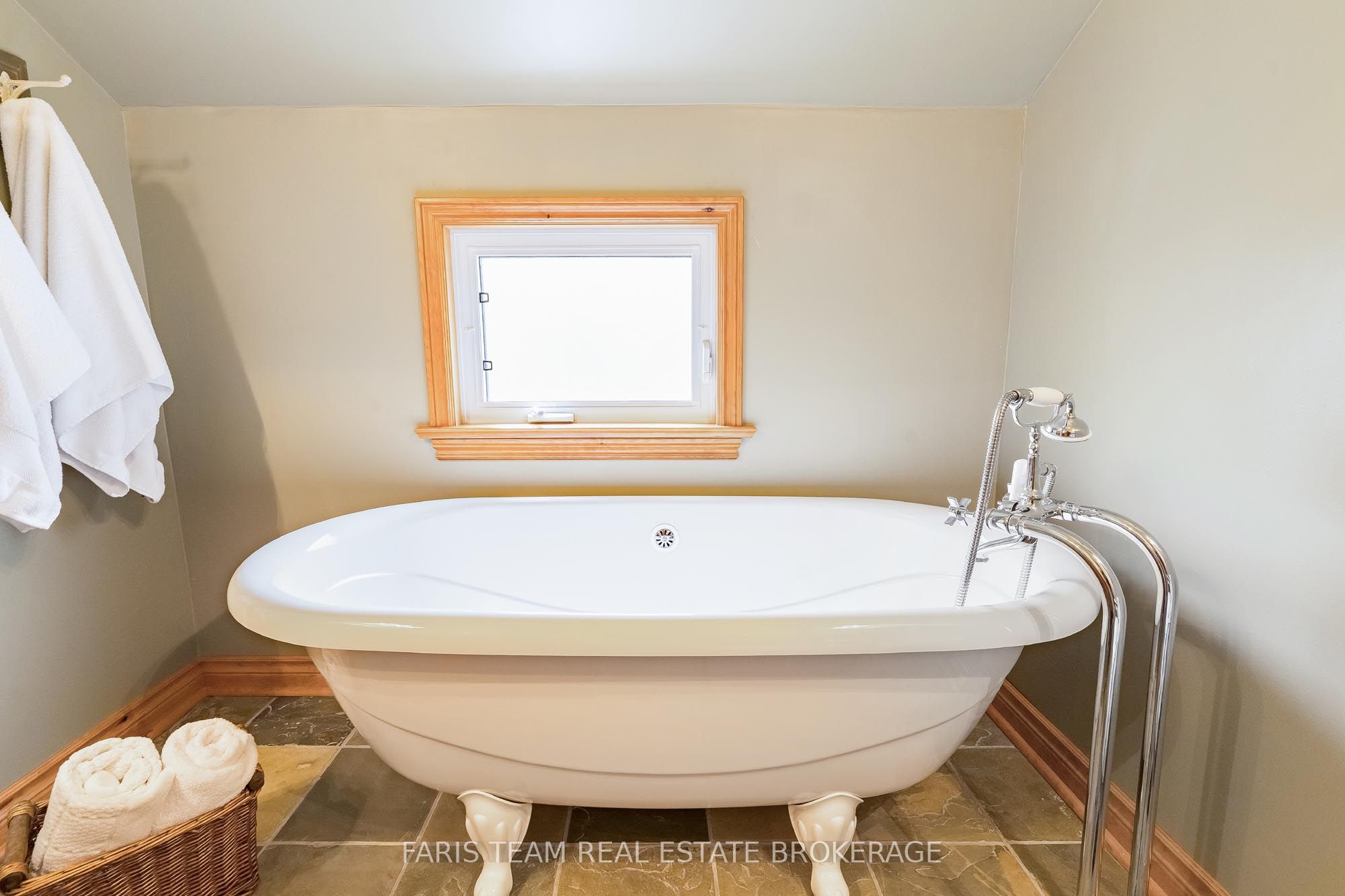 46 Huronwoods Drive Property Photo 28