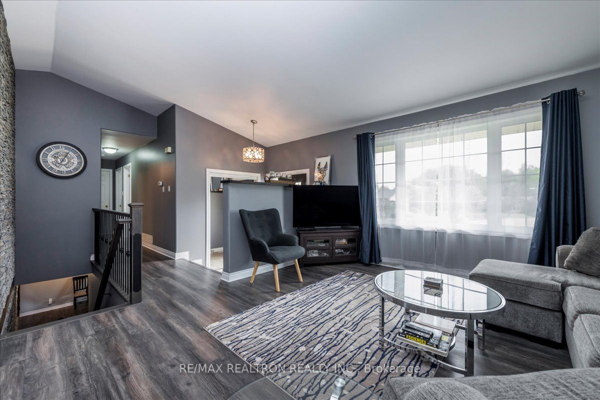 4 Templeton Drive Property Photo 4