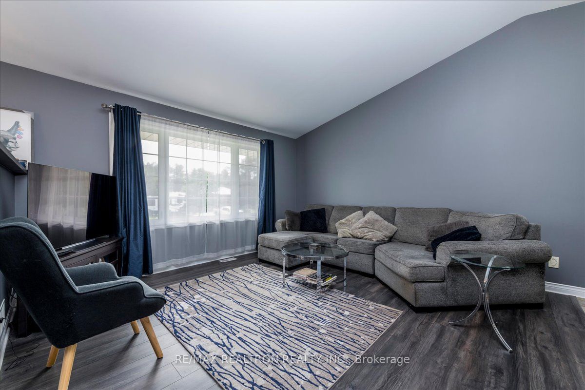 4 Templeton Drive Property Photo 6