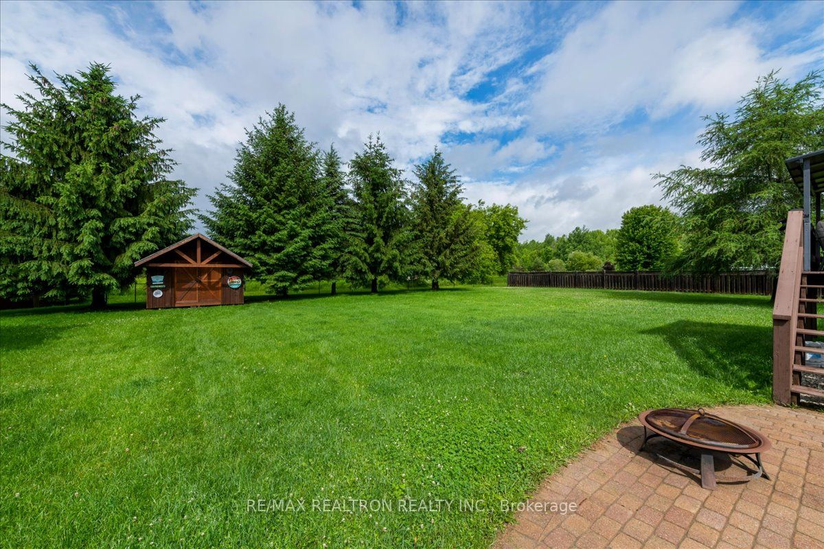 4 Templeton Drive Property Photo 33