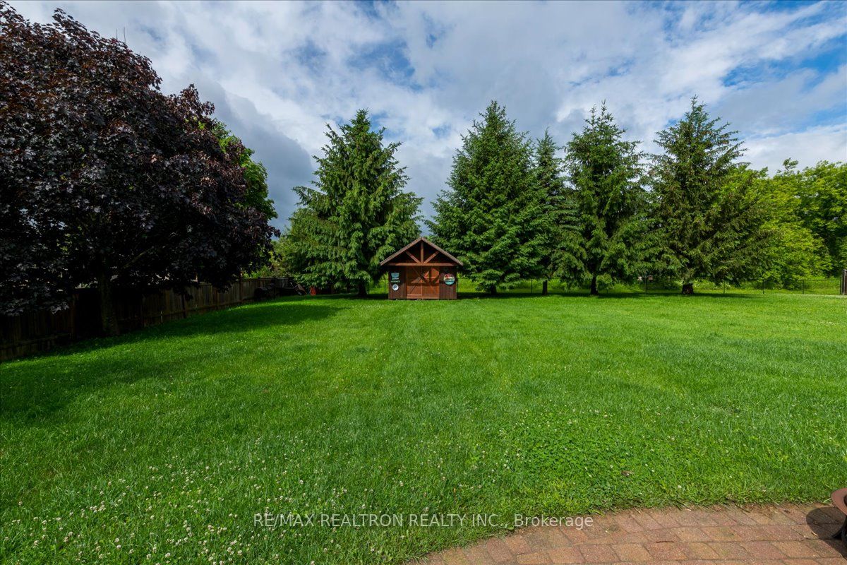 4 Templeton Drive Property Photo 34