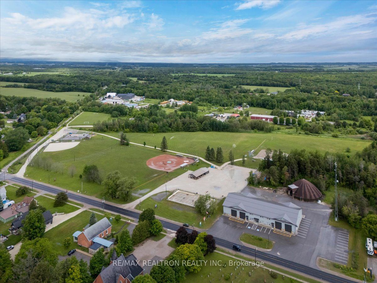 4 Templeton Drive Property Photo 37