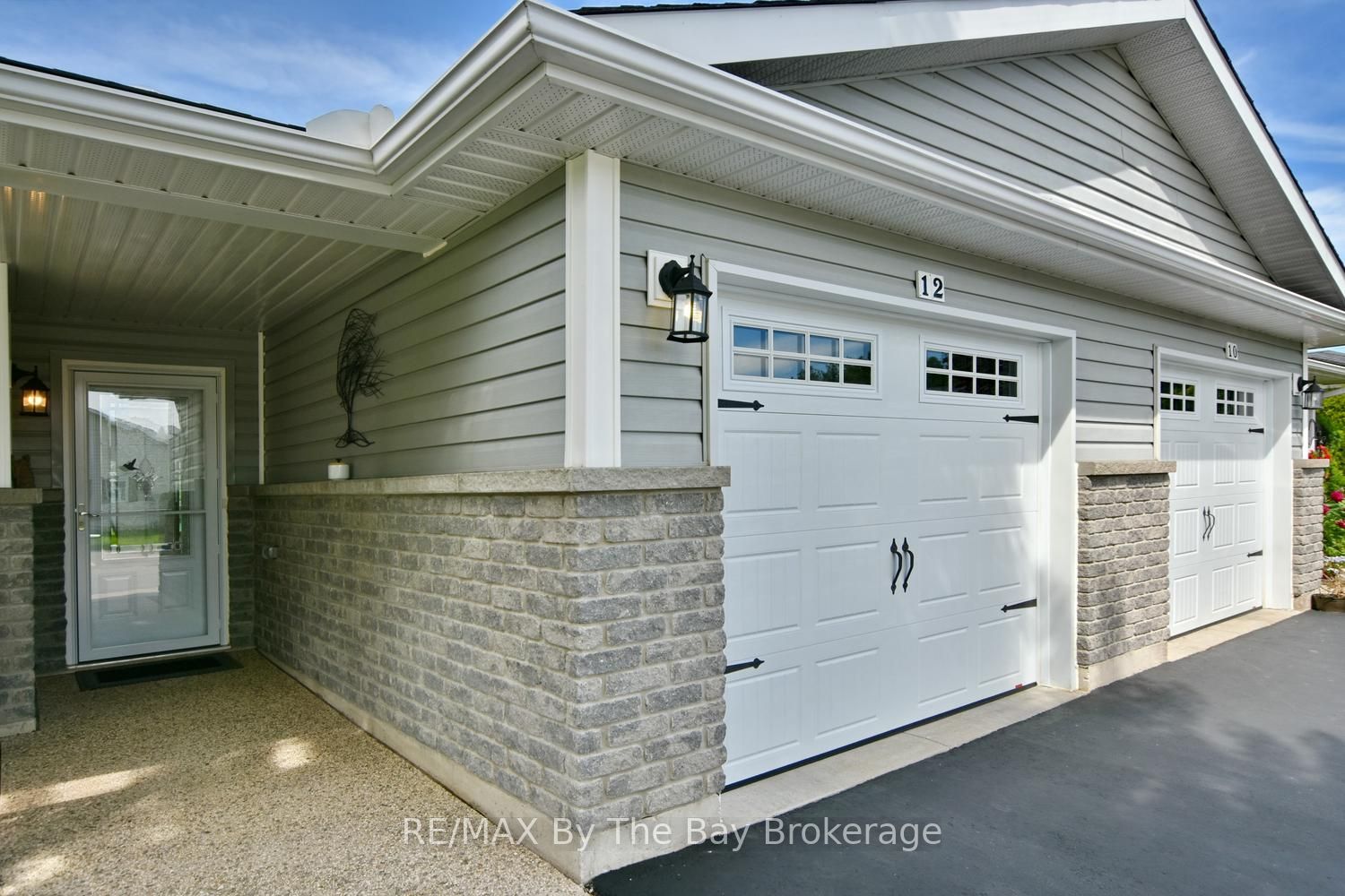 12 New York Avenue Property Photo 6