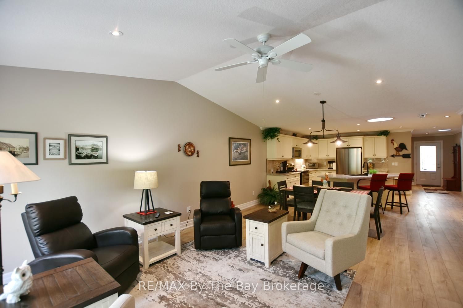 12 New York Avenue Property Photo 19