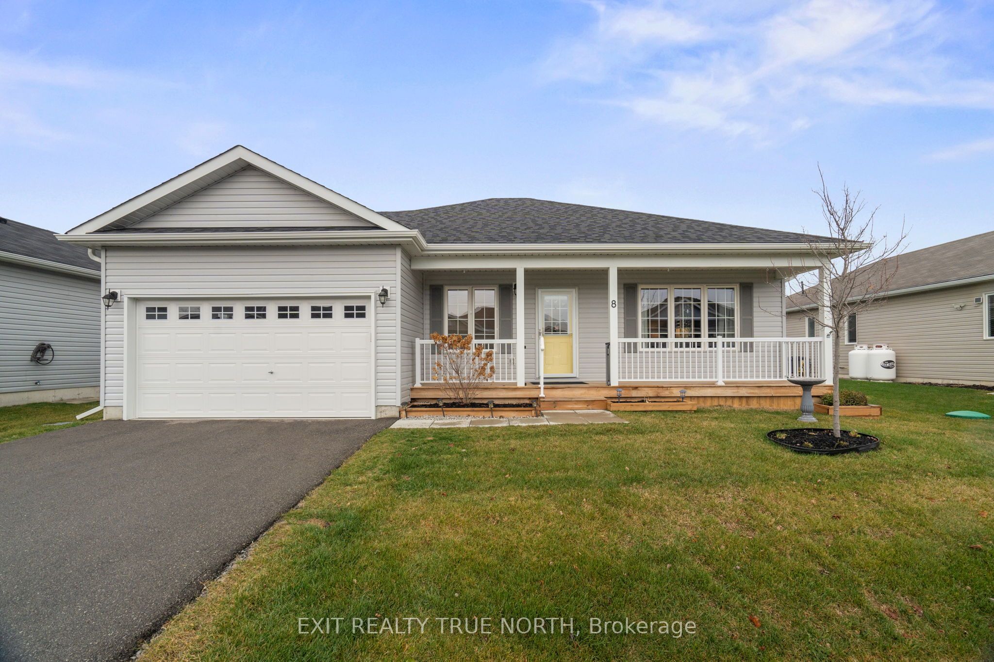 8 Sinclair Crescent Property Photo 1
