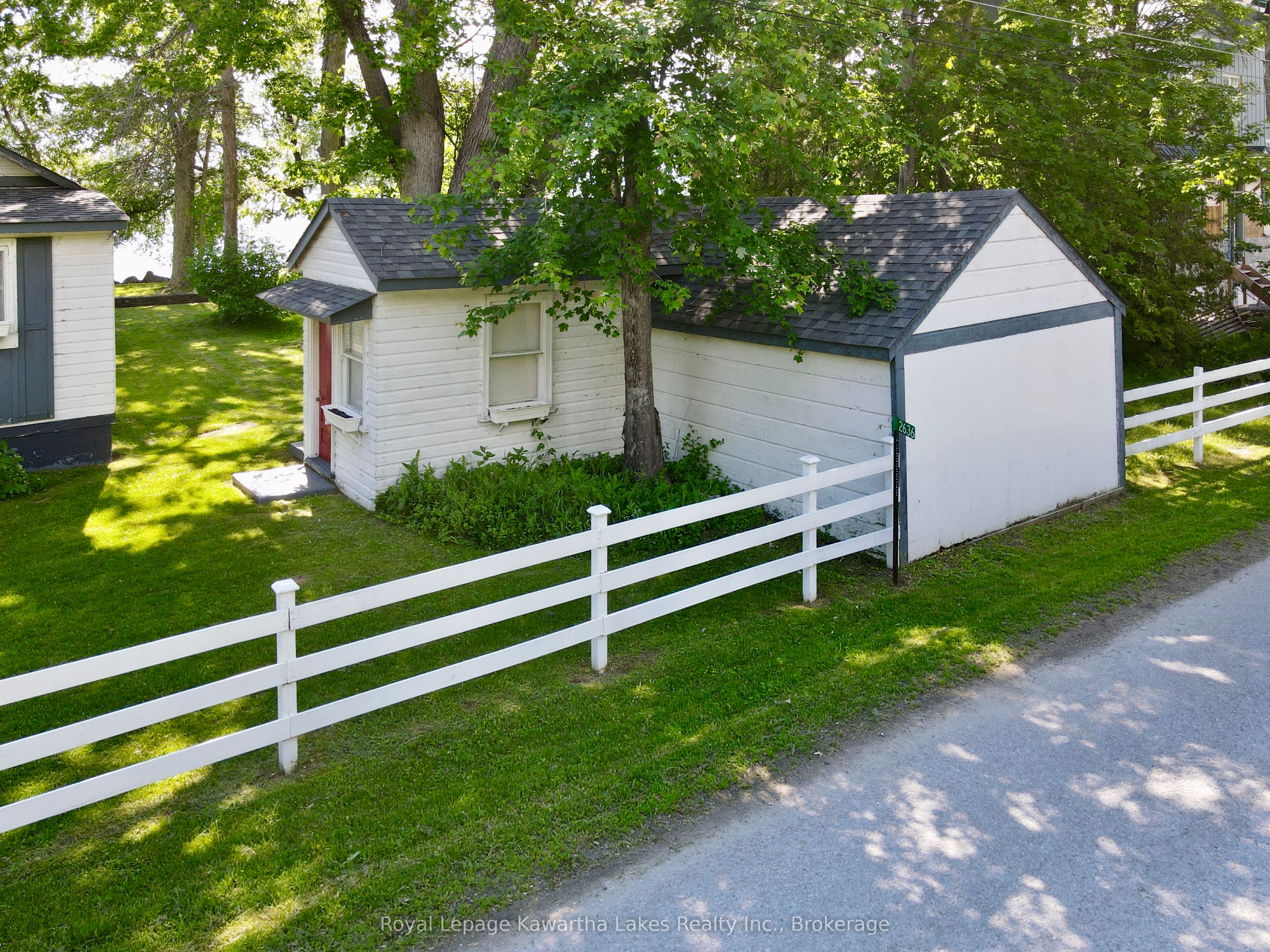 2636+ Lakeshore Drive Property Photo 9