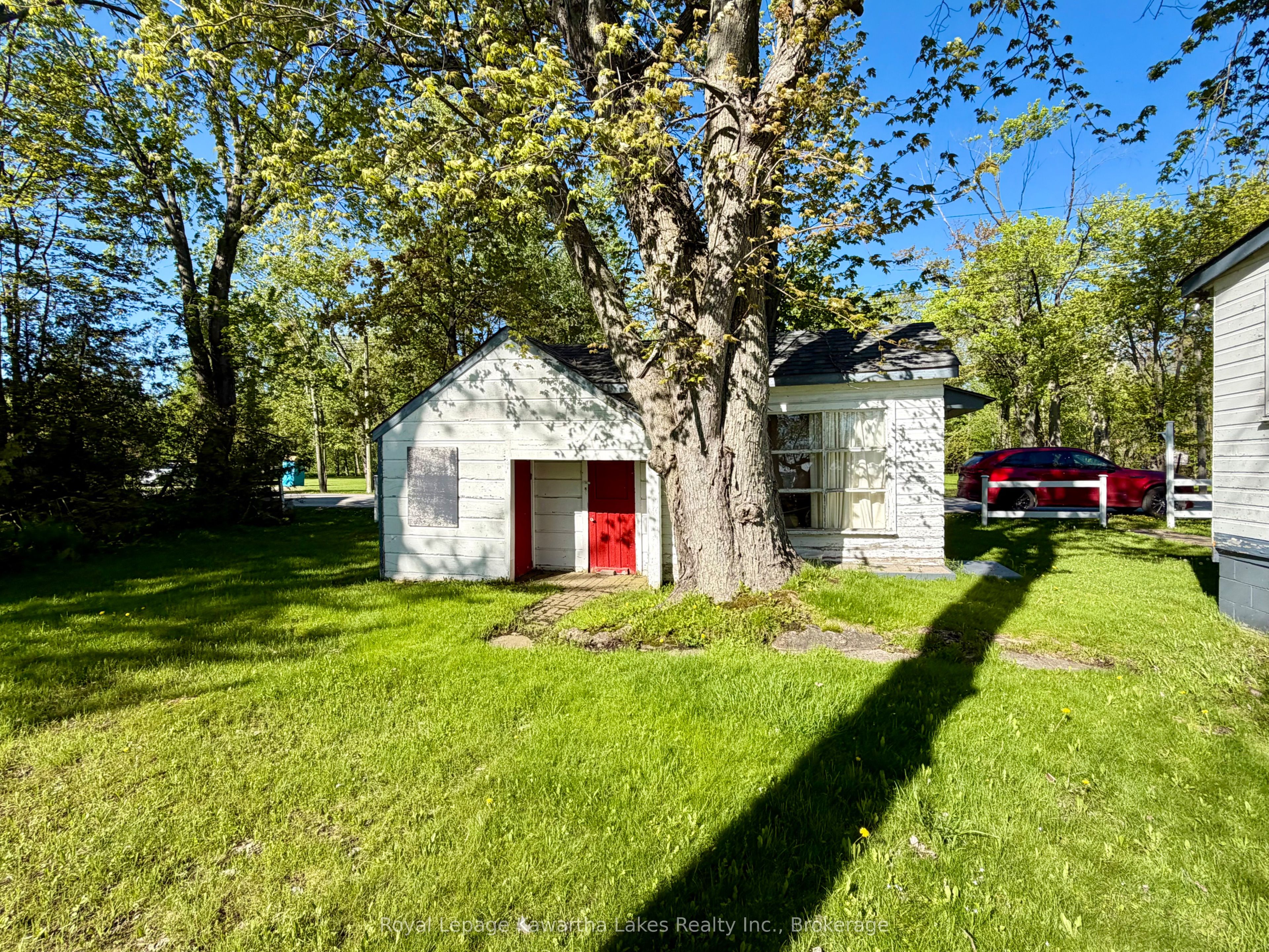 2636+ Lakeshore Drive Property Photo 12