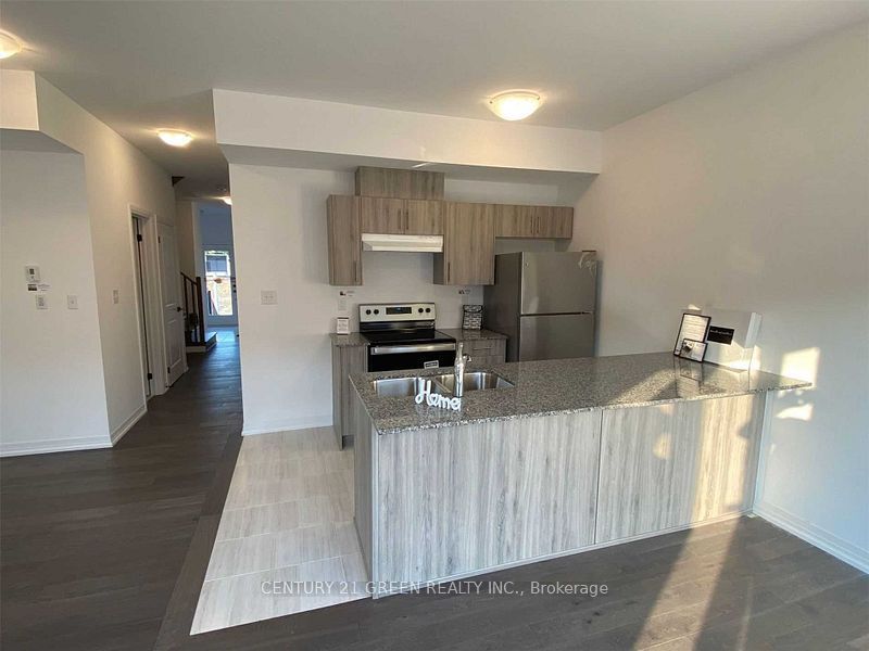 135 Turnberry Lane Property Photo 8