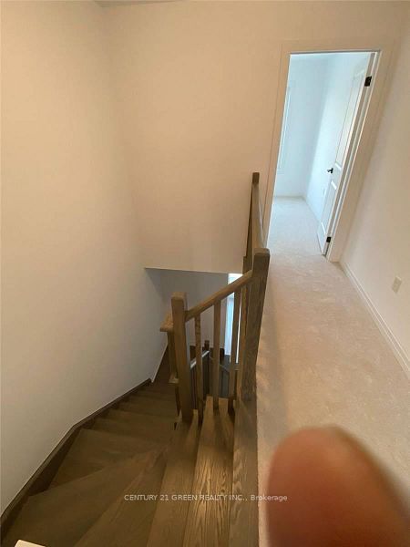 135 Turnberry Lane Property Photo 14