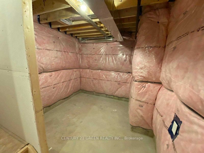 135 Turnberry Lane Property Photo 25