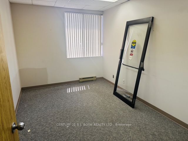 34 Simcoe Street 101 Property Photo 5