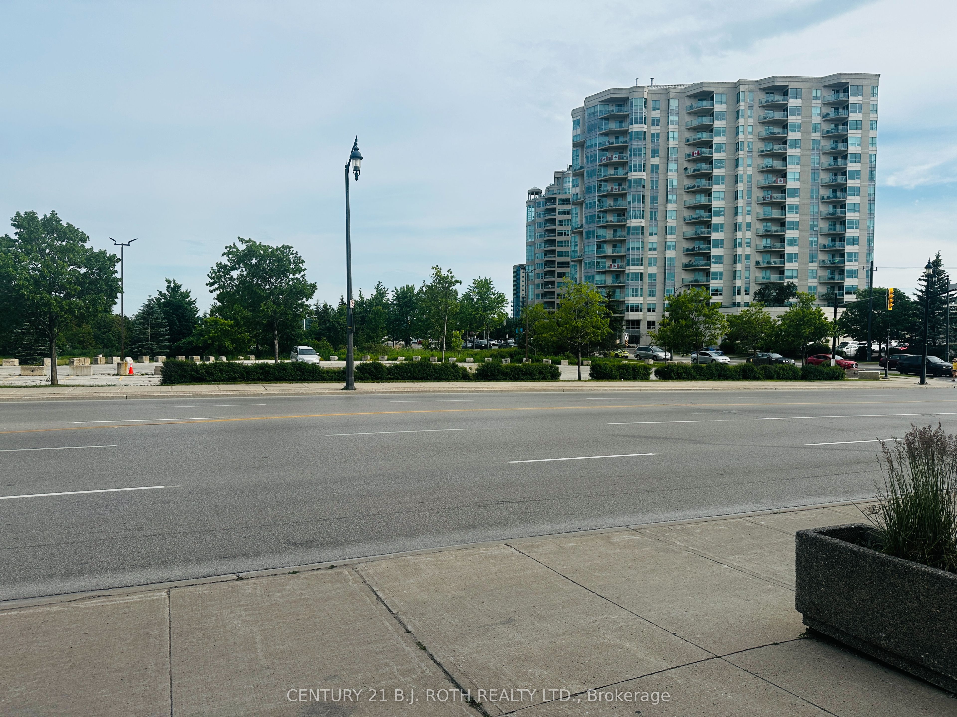 34 Simcoe Street 101 Property Photo 10