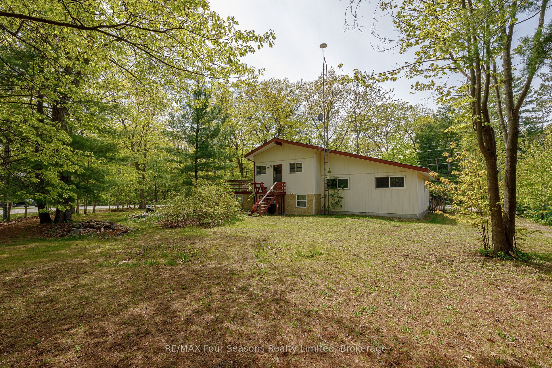 828 Oxbow Park Drive Property Photo 25