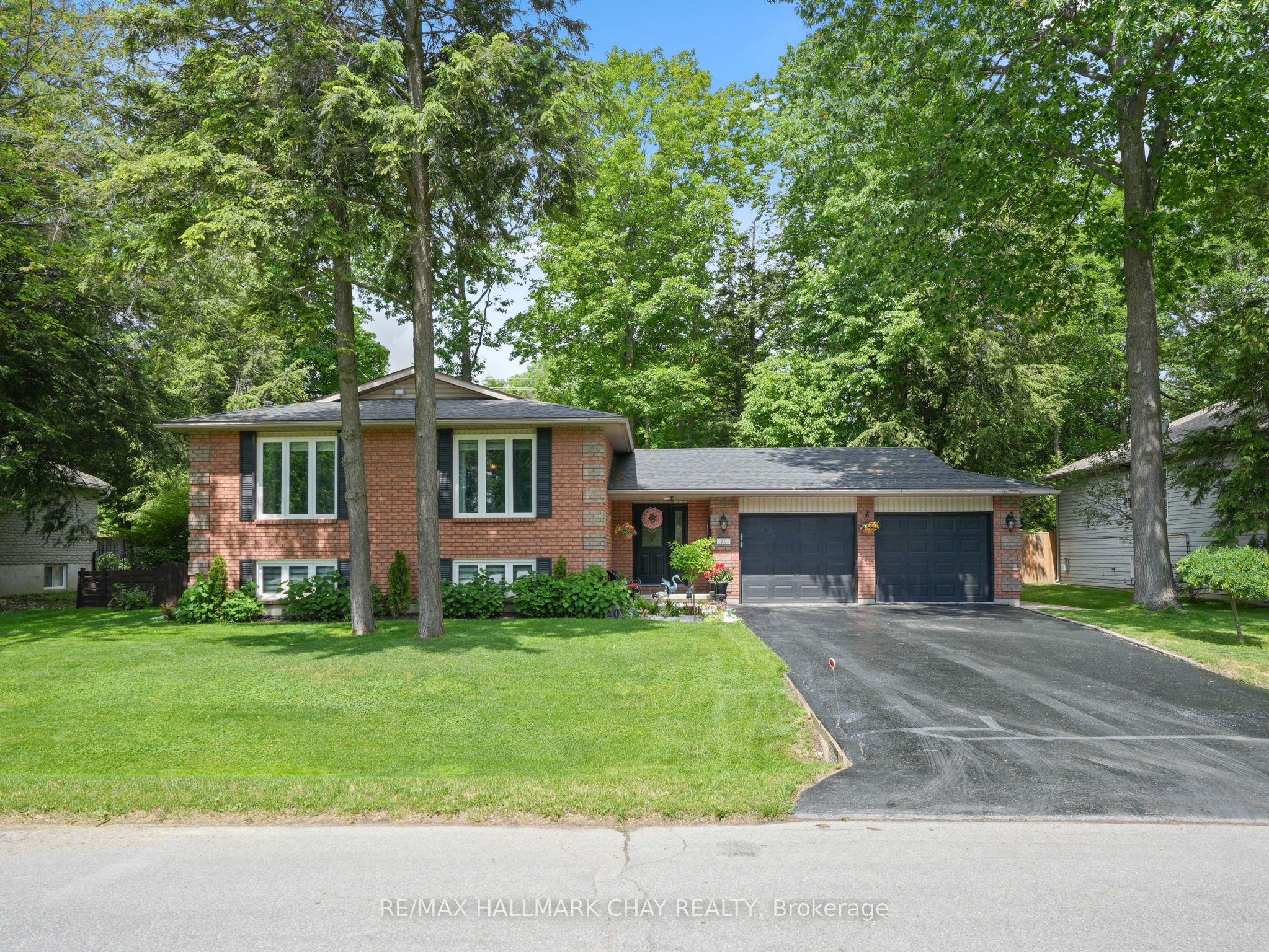 20 Downer Crescent Property Photo 1