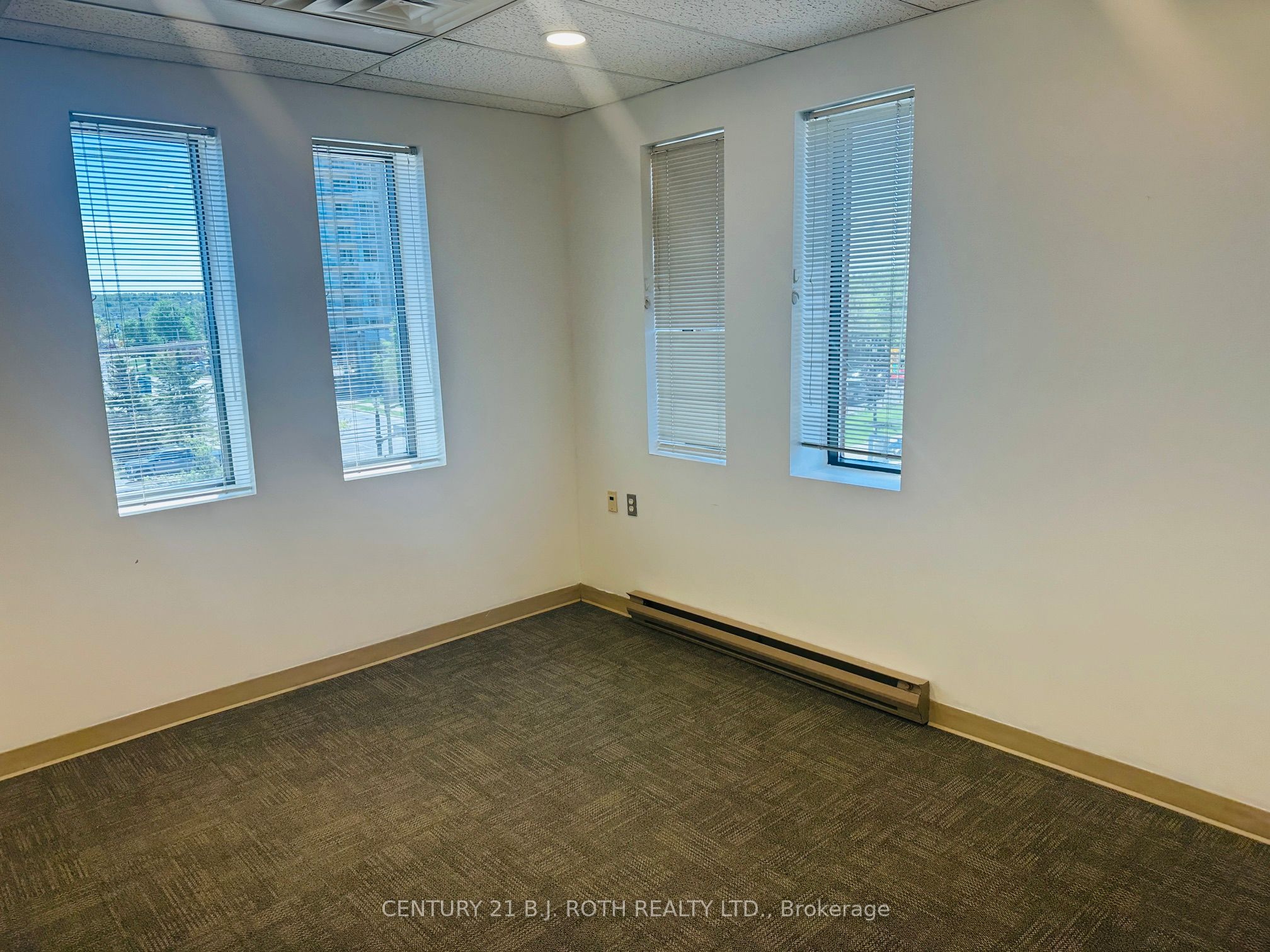 34 Simcoe Street 301 Property Photo 11
