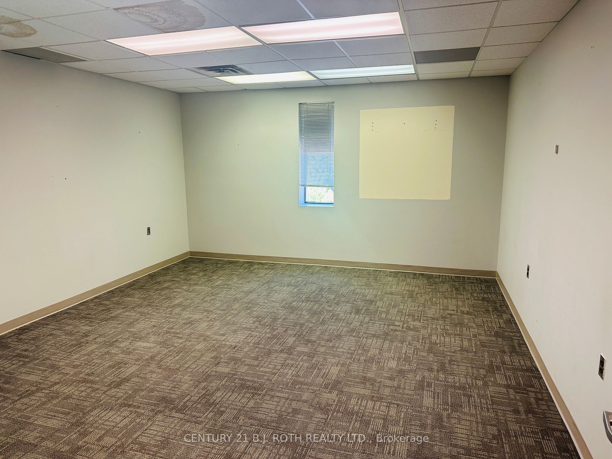 34 Simcoe Street 301 Property Photo 15