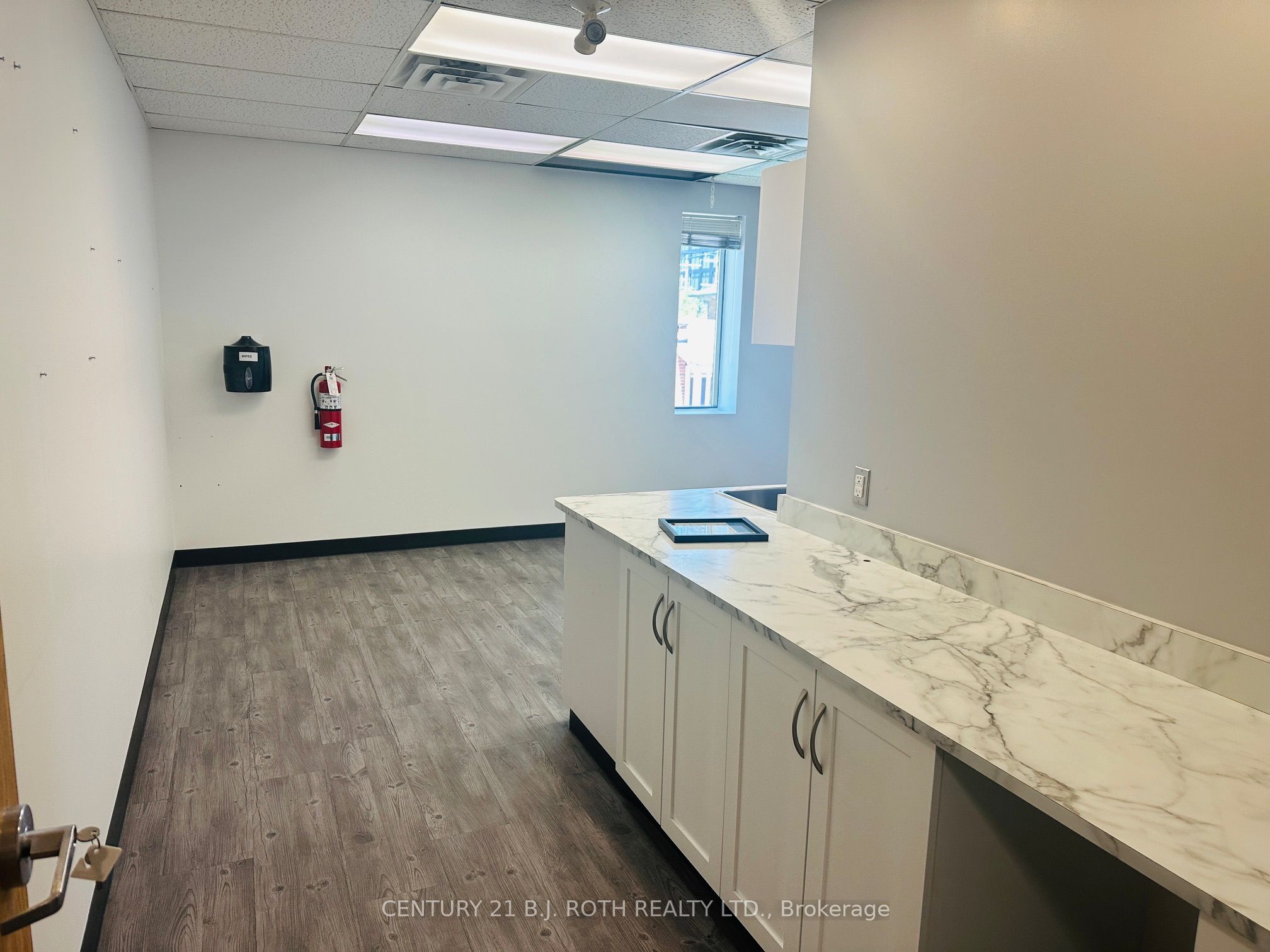 34 Simcoe Street 301 Property Photo 16