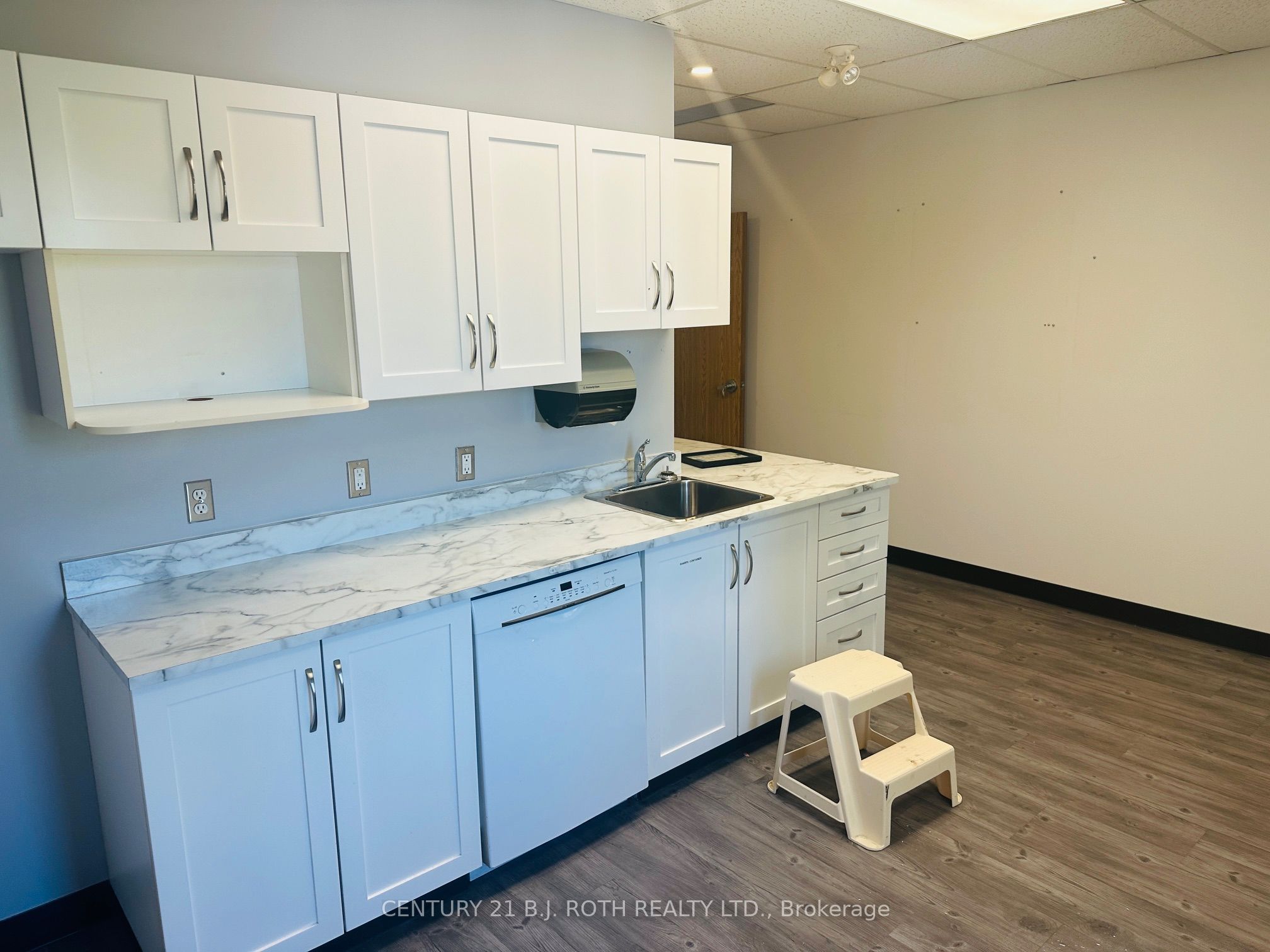 34 Simcoe Street 301 Property Photo 17