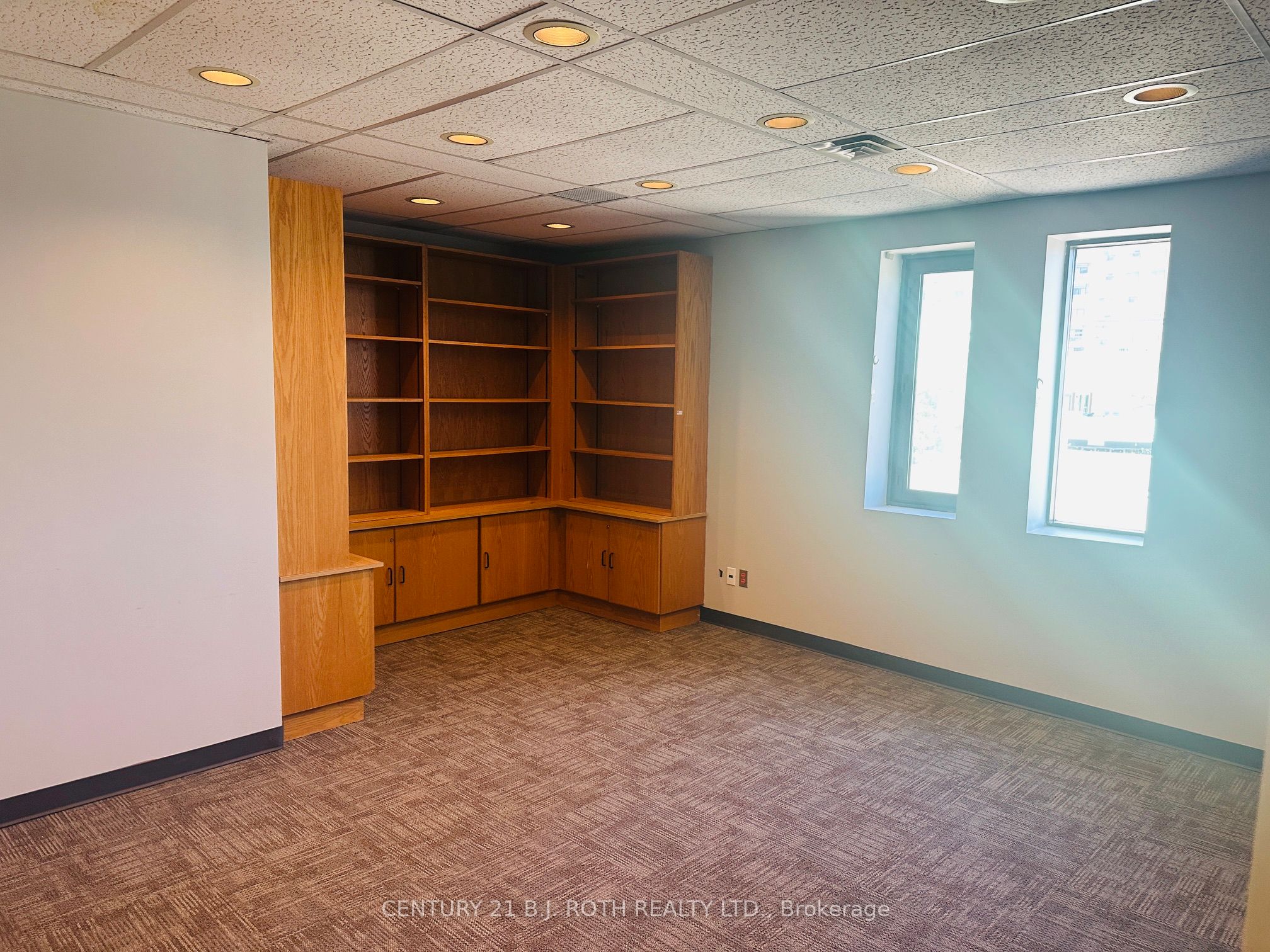34 Simcoe Street 301 Property Photo 24