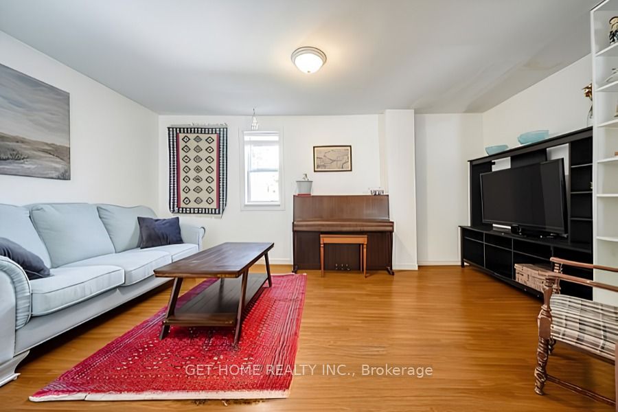 173 Barrie Road Property Photo 7