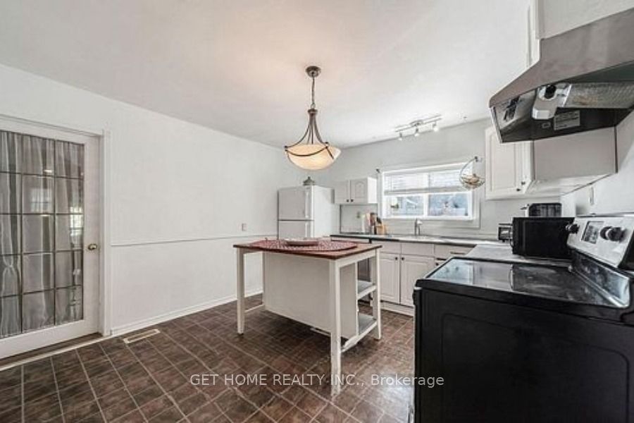 173 Barrie Road Property Photo 11