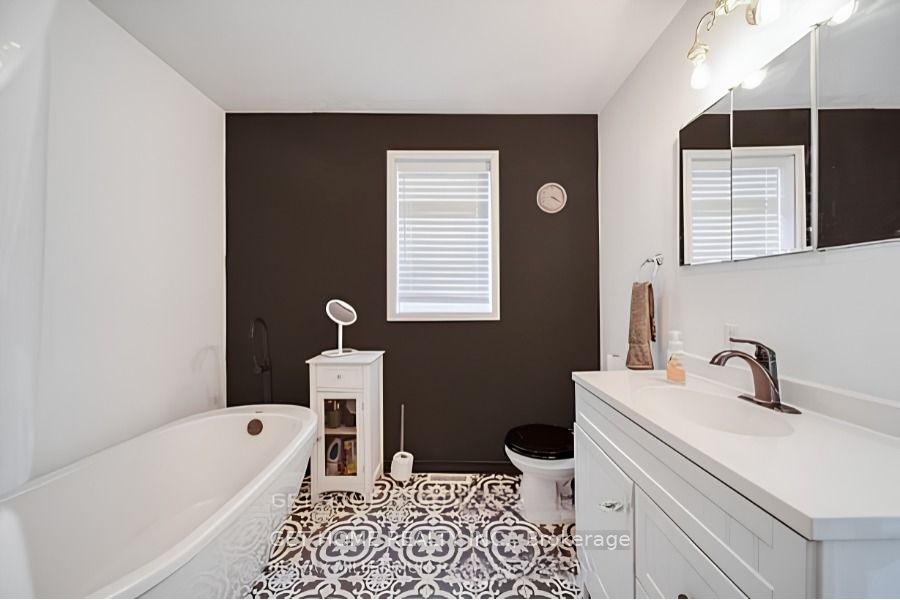 173 Barrie Road Property Photo 12
