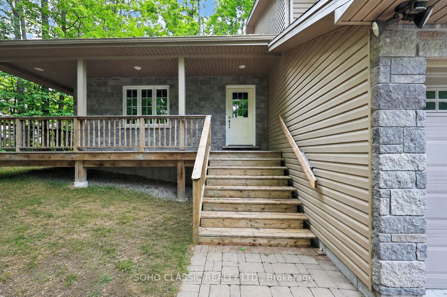 16 Oneida Avenue Property Photo 4