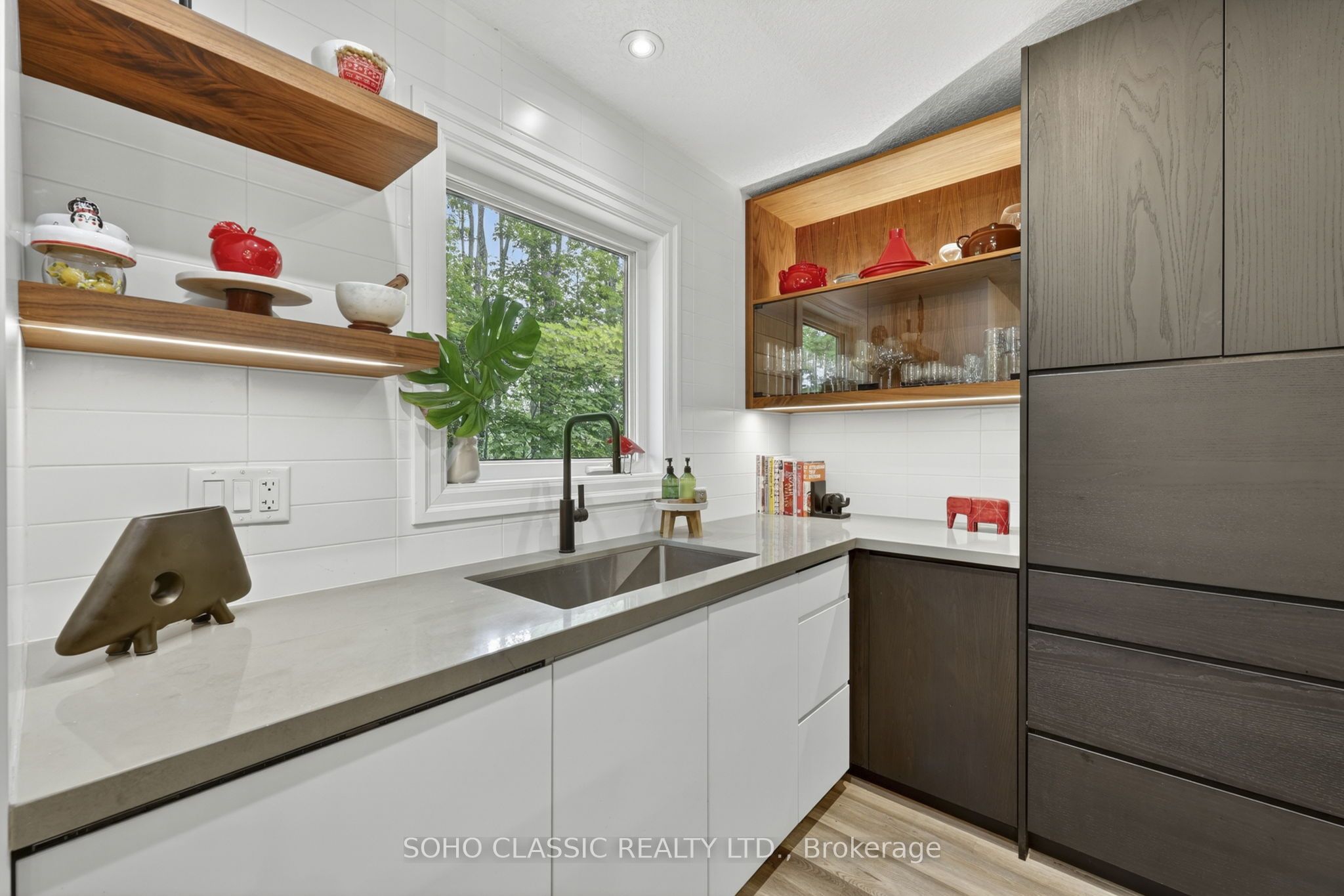 16 Oneida Avenue Property Photo 10