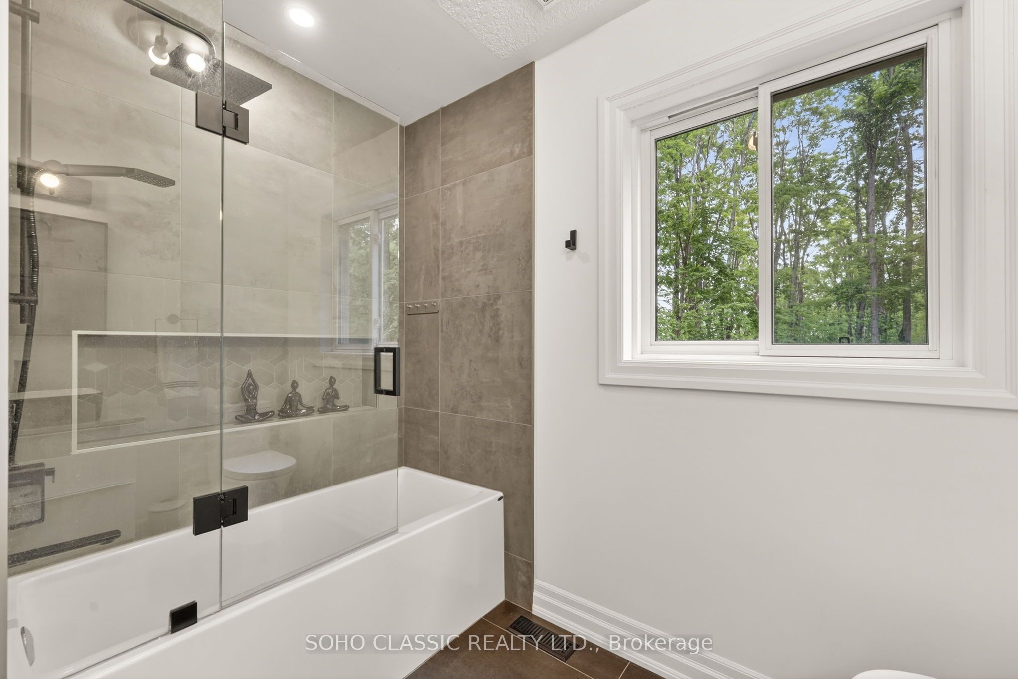 16 Oneida Avenue Property Photo 22