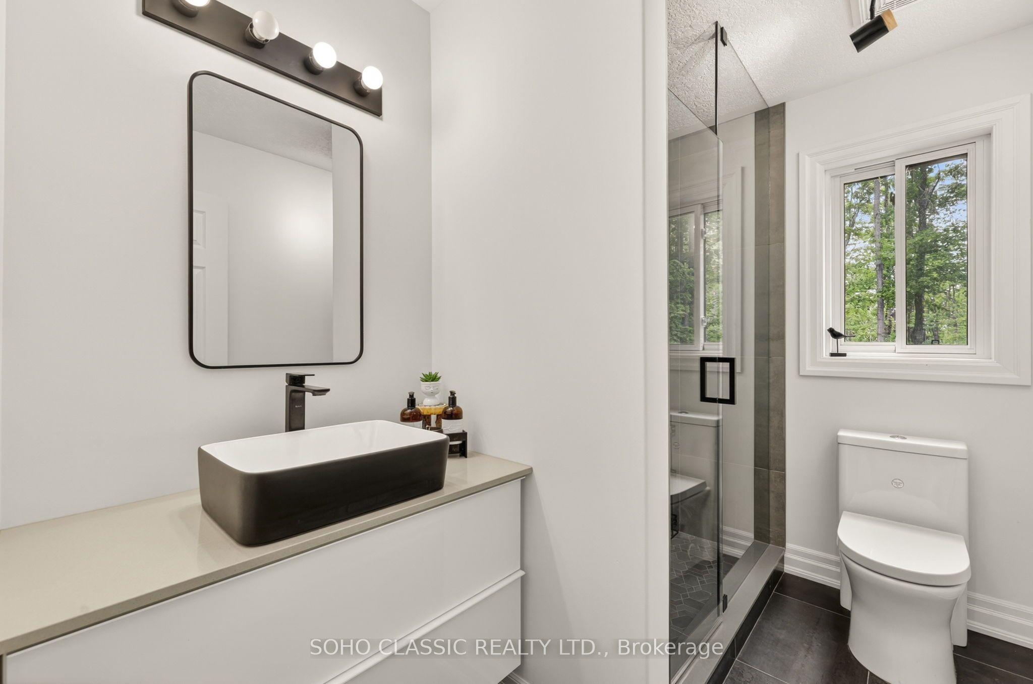 16 Oneida Avenue Property Photo 24