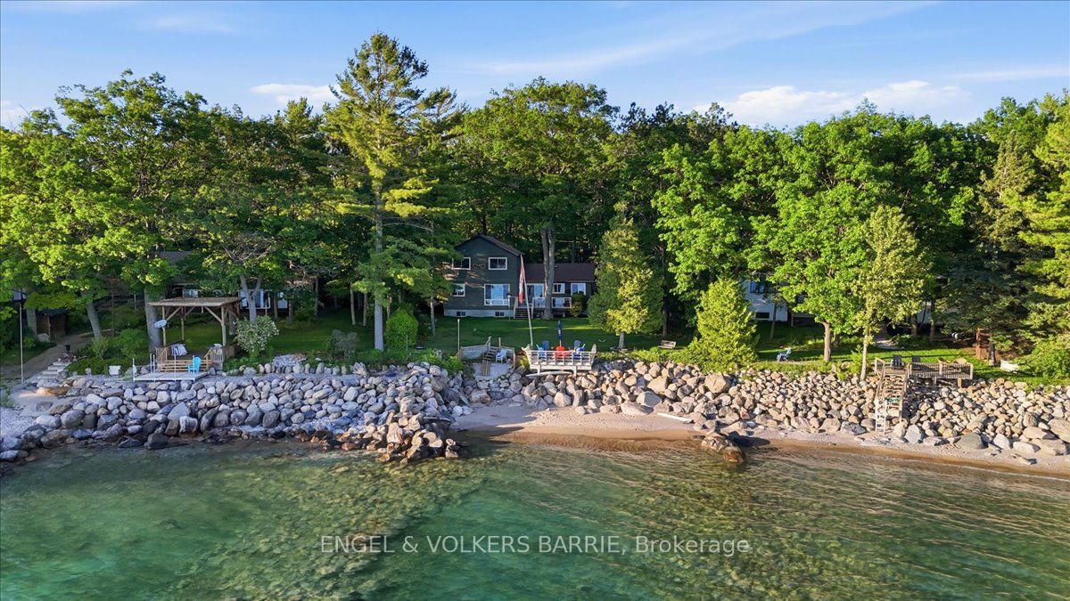 1784 Tiny Beaches Road S Property Photo 2