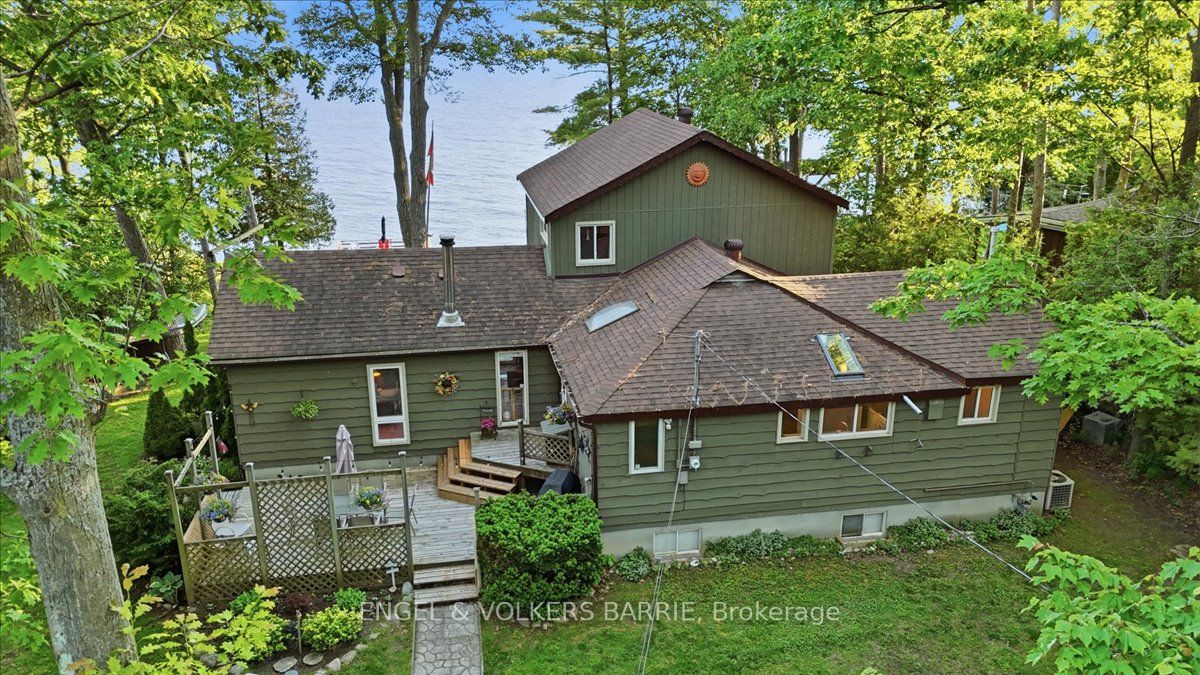 1784 Tiny Beaches Road S Property Photo 6