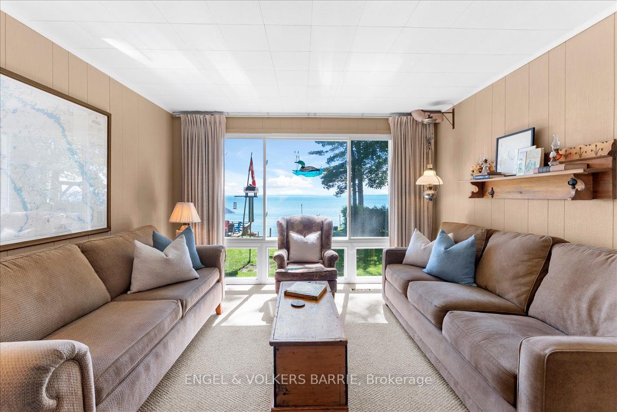 1784 Tiny Beaches Road S Property Photo 10