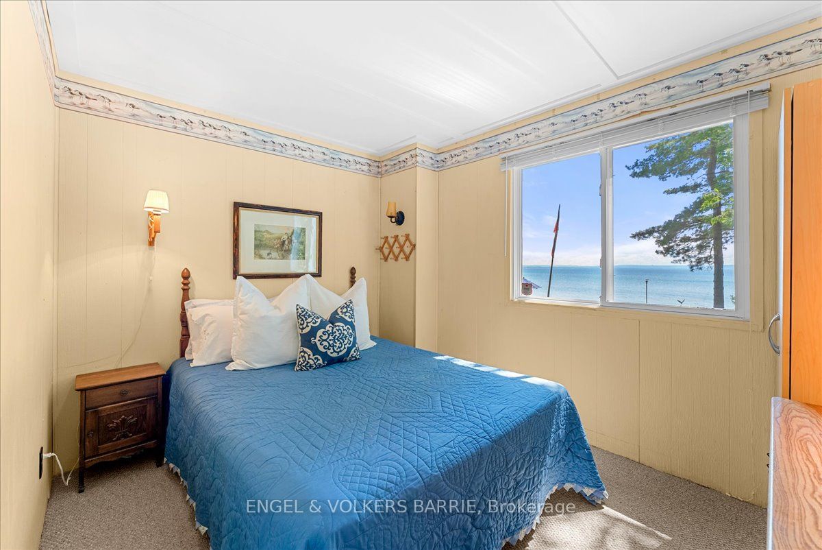 1784 Tiny Beaches Road S Property Photo 12