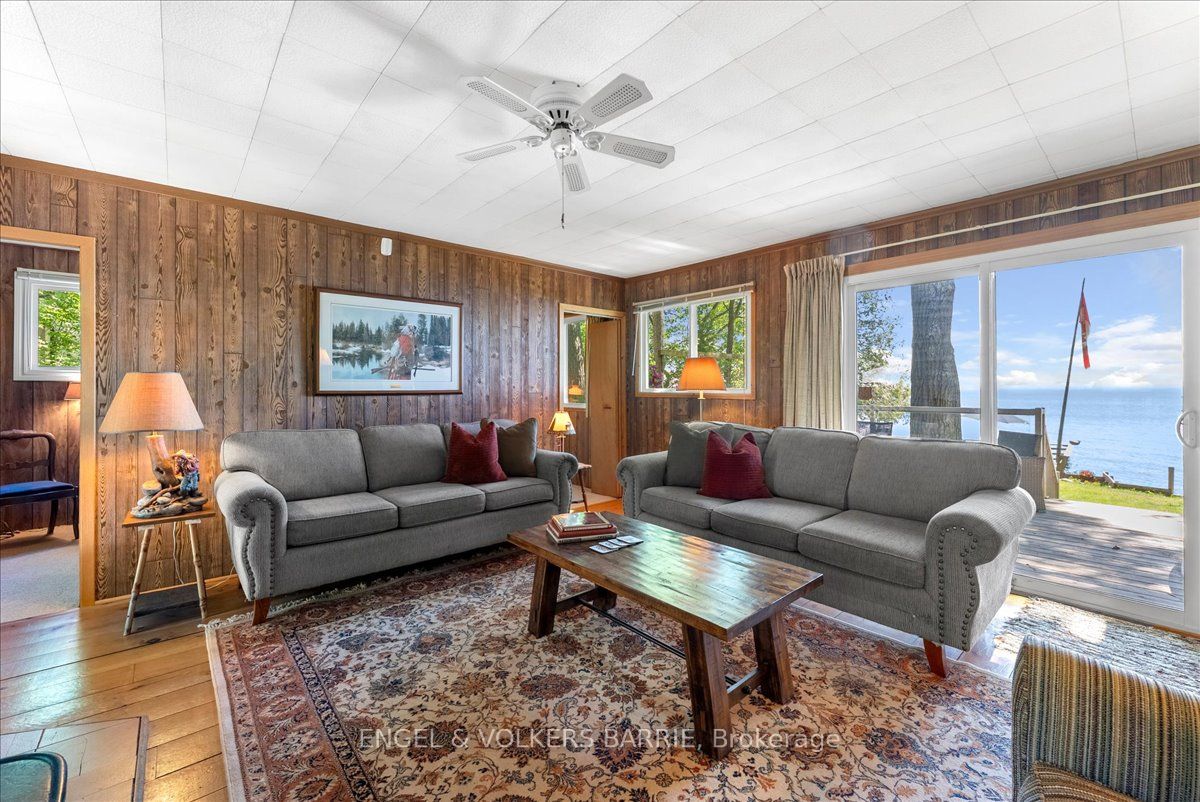 1784 Tiny Beaches Road S Property Photo 14