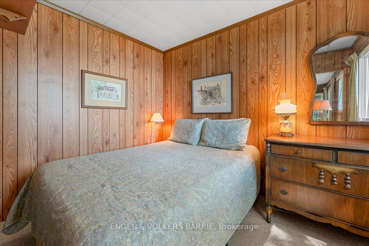 1784 Tiny Beaches Road S Property Photo 15