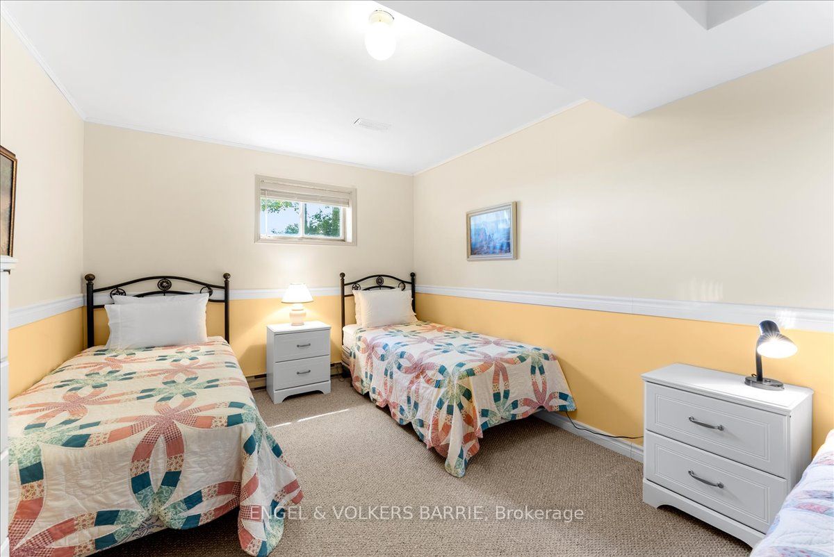 1784 Tiny Beaches Road S Property Photo 23