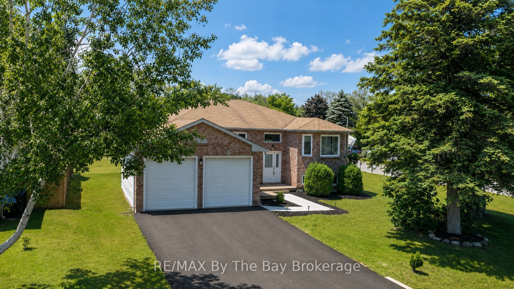 2 Birchmount Circle Property Photo 1