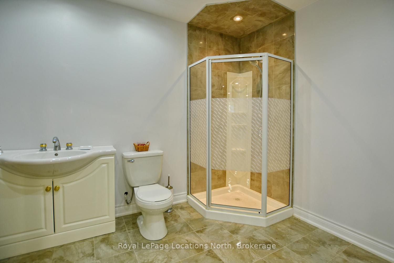 50 Regina Boulevard Property Photo 27